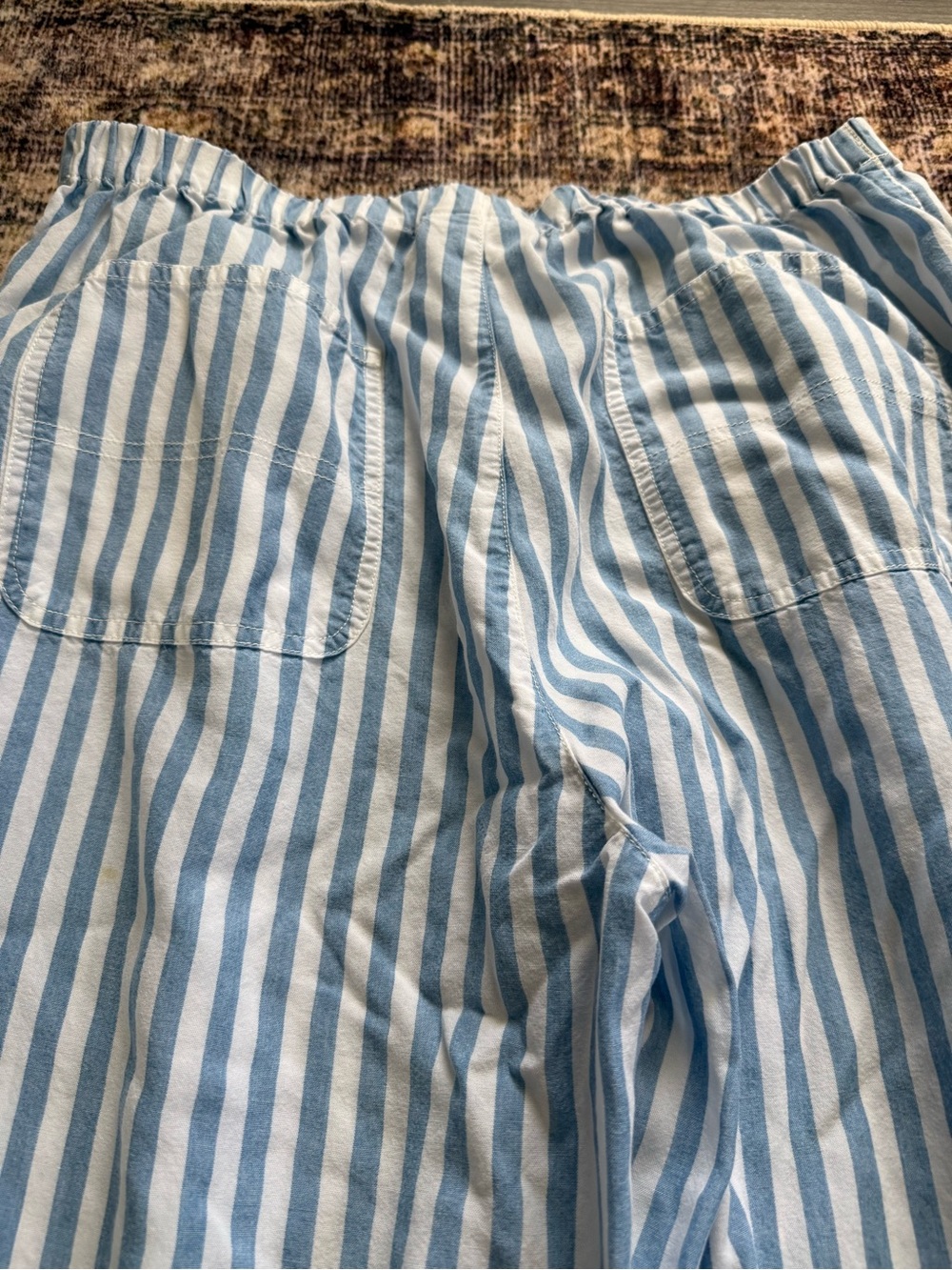 Liz Claiborne Light Blue & White Striped Cropped Pants - Picture 5 of 5
